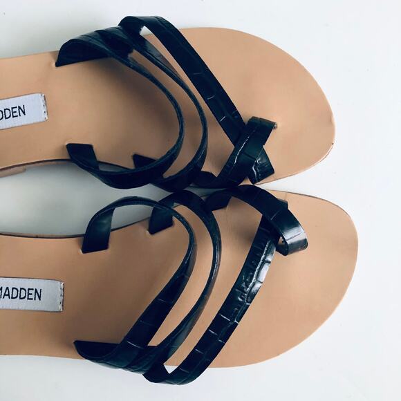 Steve Madden 'Ringtone' Women's 7 Thong Patent Leather Sandal Black - Picture 5 of 8